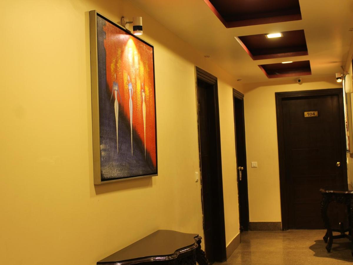 Karan Holidays Delhi  Dış mekan fotoğraf