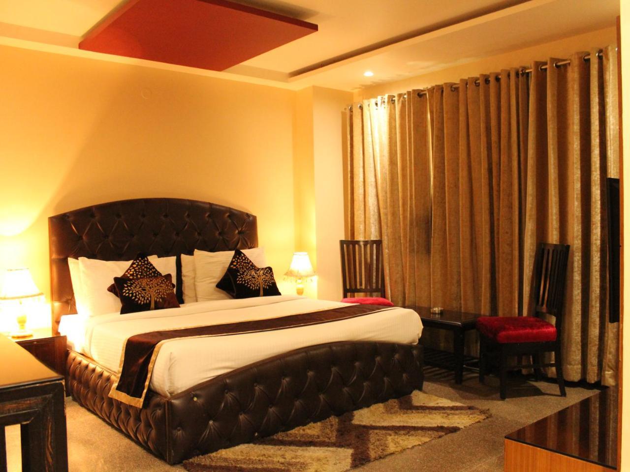 Karan Holidays Delhi  Dış mekan fotoğraf